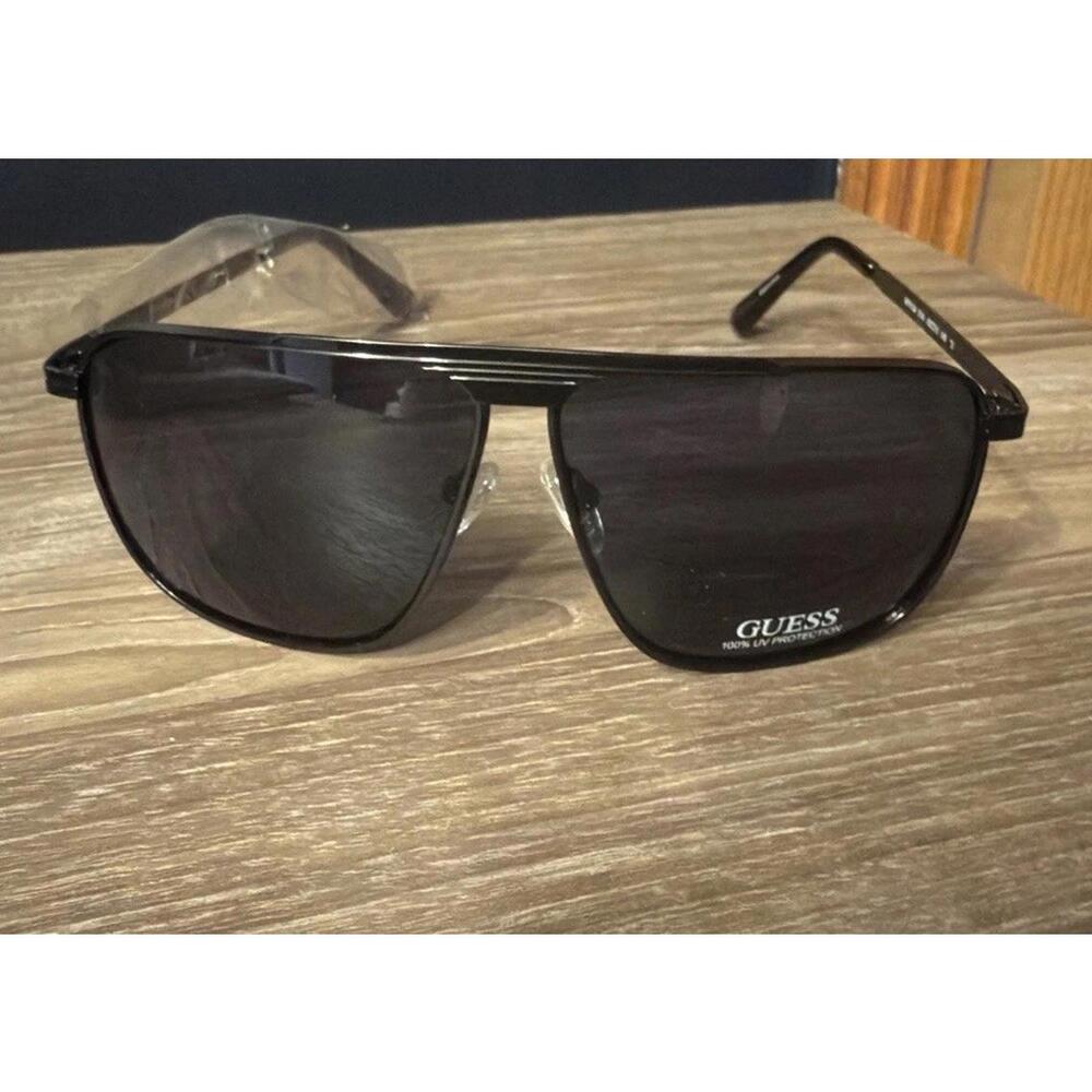 Guess Unisex Black Sunglasses New Black Frames 🦃